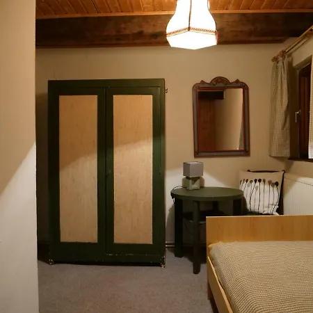 בית נופש Urige Almhuette *